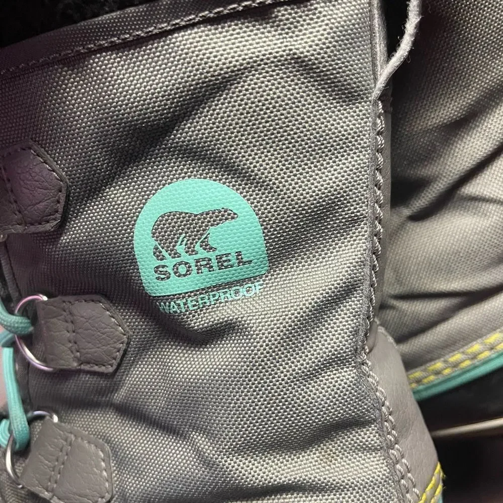 Sorel waterproof gray and turquoise winter boots,‎ size 3